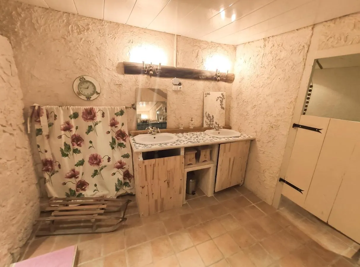 Grande Maison Dans La Cite Medievale De Besse 0*, Besse-et-Saint-Anastaise
